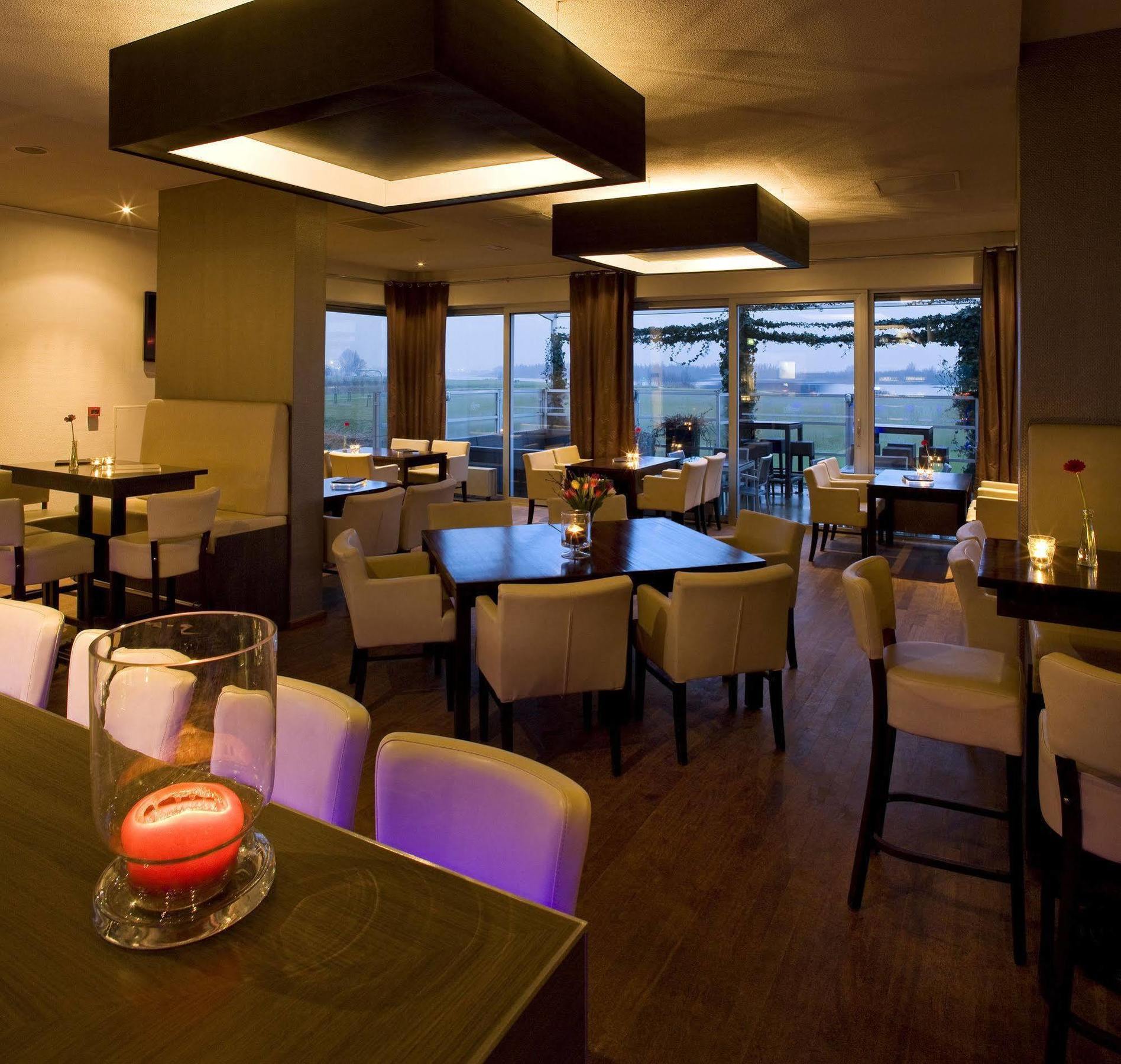 Hotel Der Valk Ara 4*